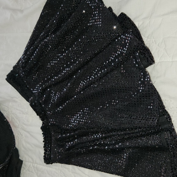 Stunning, 3 piece Glitzy dance costume - Picture 4 of 9